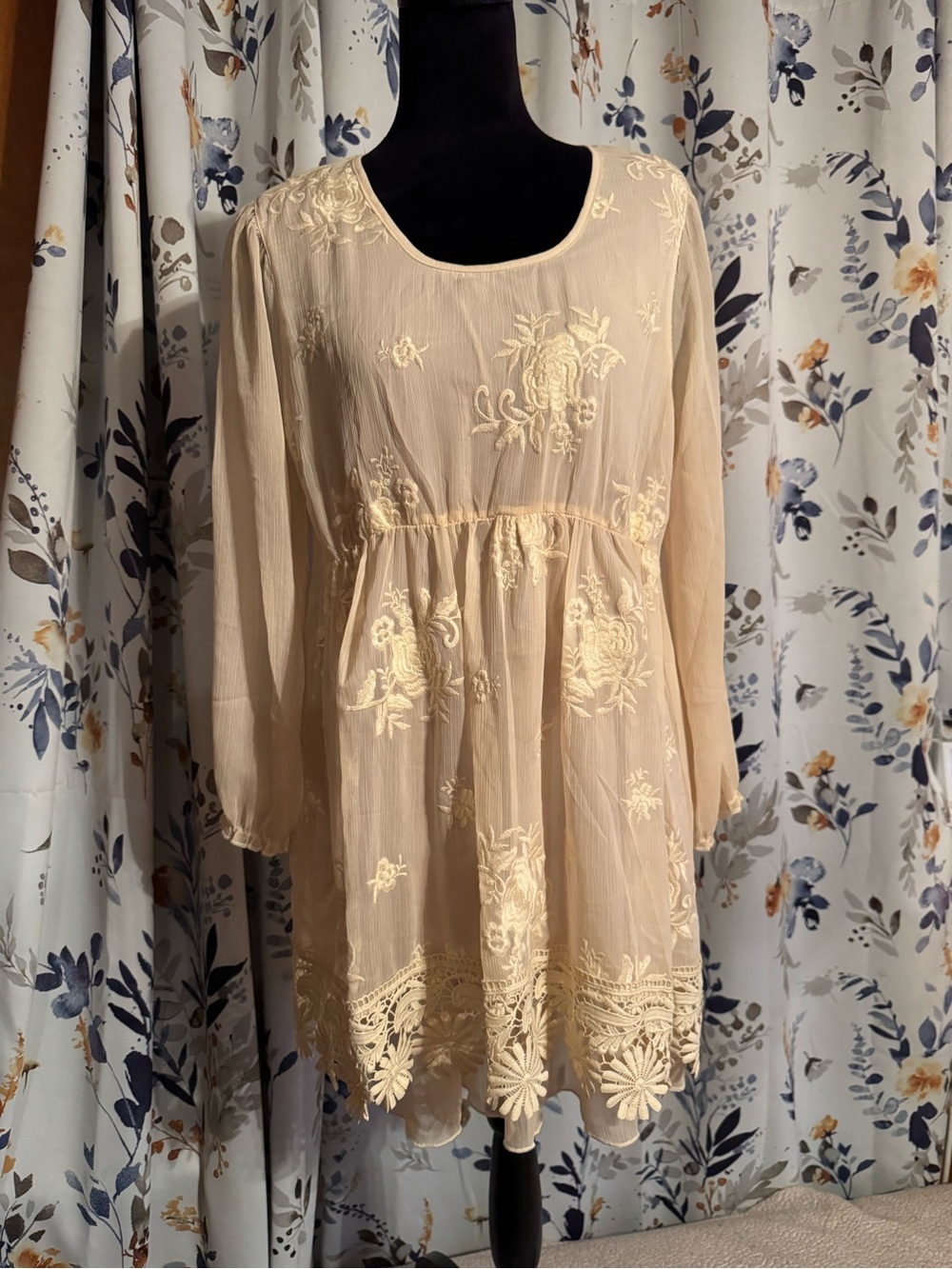 Pretty Angel Boho Embroidered Cream Peasant Dress Size Large C5